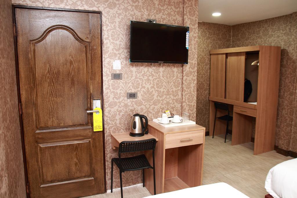 Harrys Suite Hotel Бангкок Номер фото
