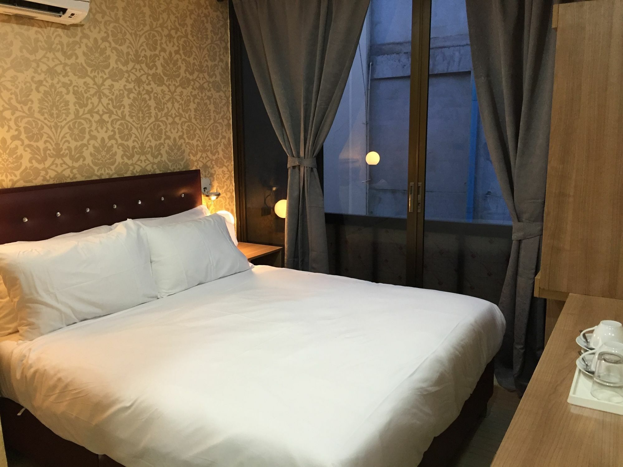Harrys Suite Hotel Бангкок Екстер'єр фото