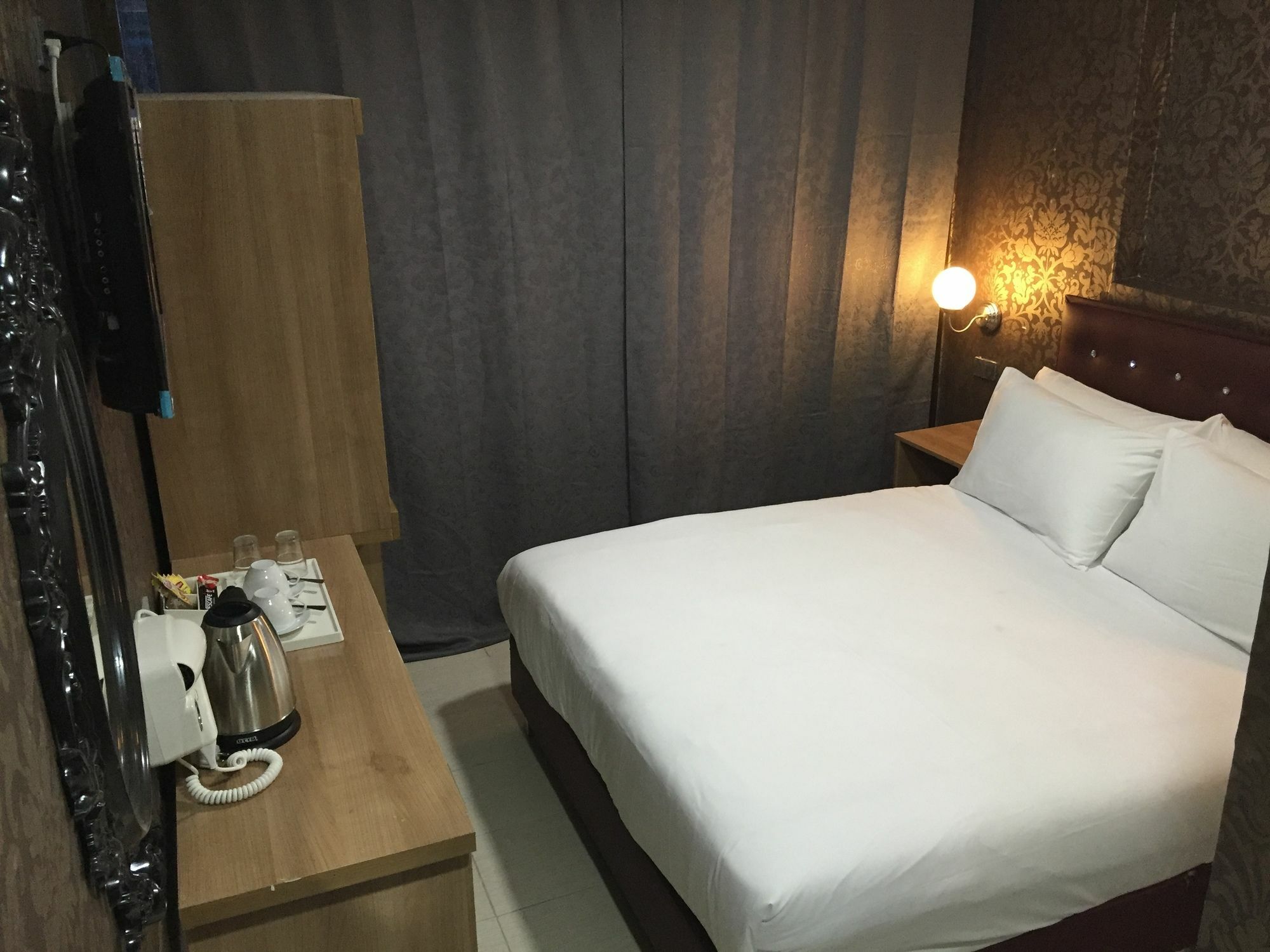 Harrys Suite Hotel Бангкок Екстер'єр фото