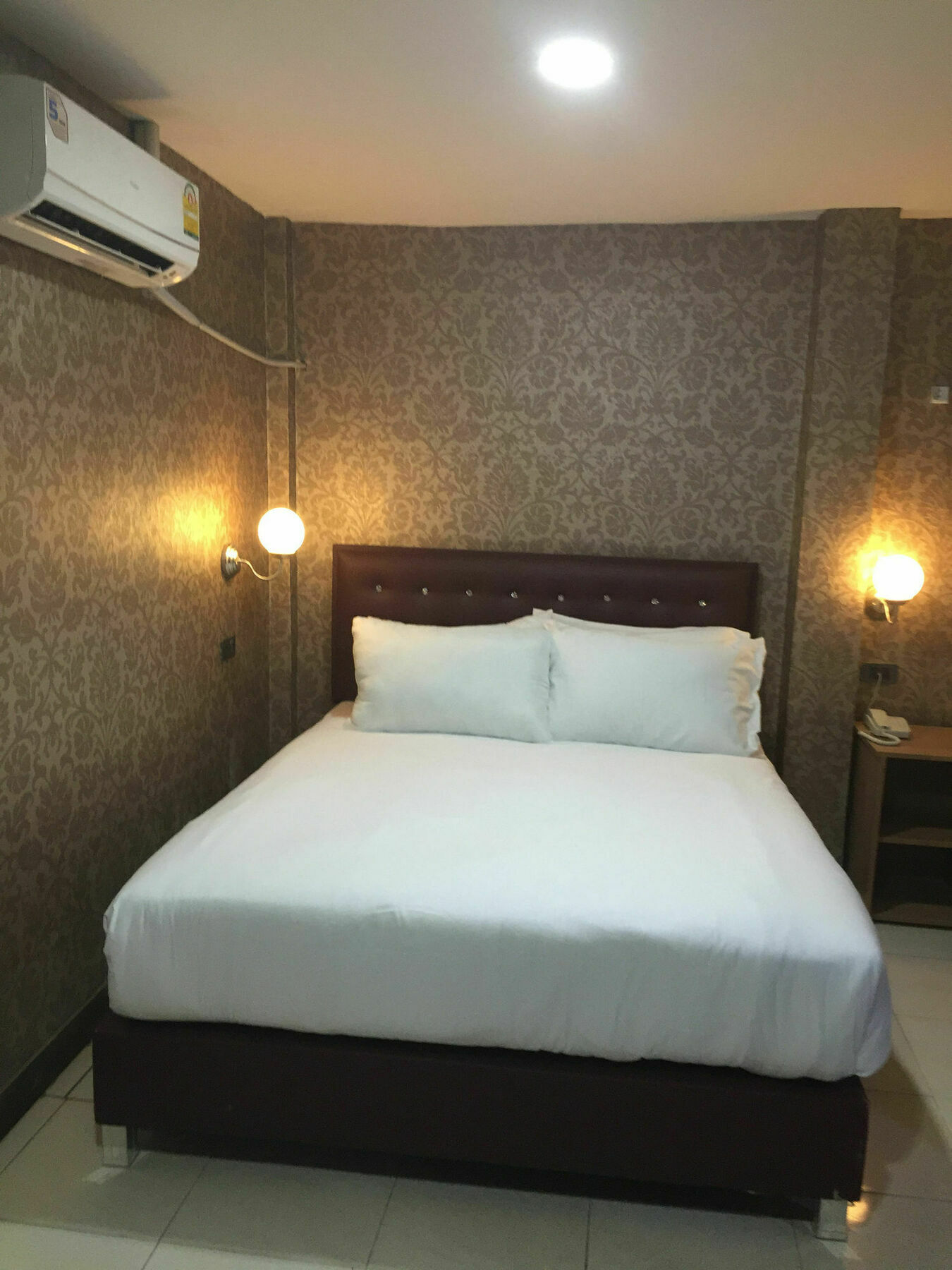 Harrys Suite Hotel Бангкок Екстер'єр фото